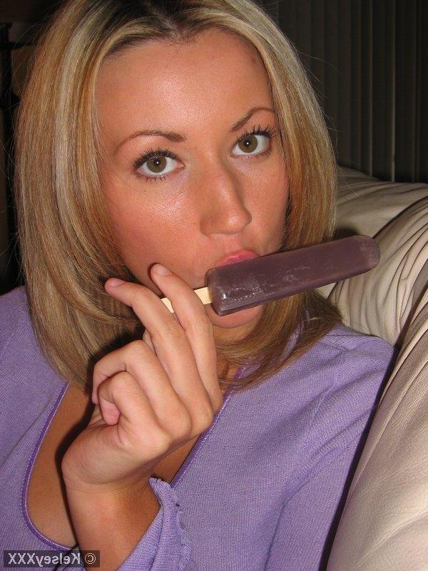 20P Pictures of teen porn girl Kelsey XXX teasing with a popsicle