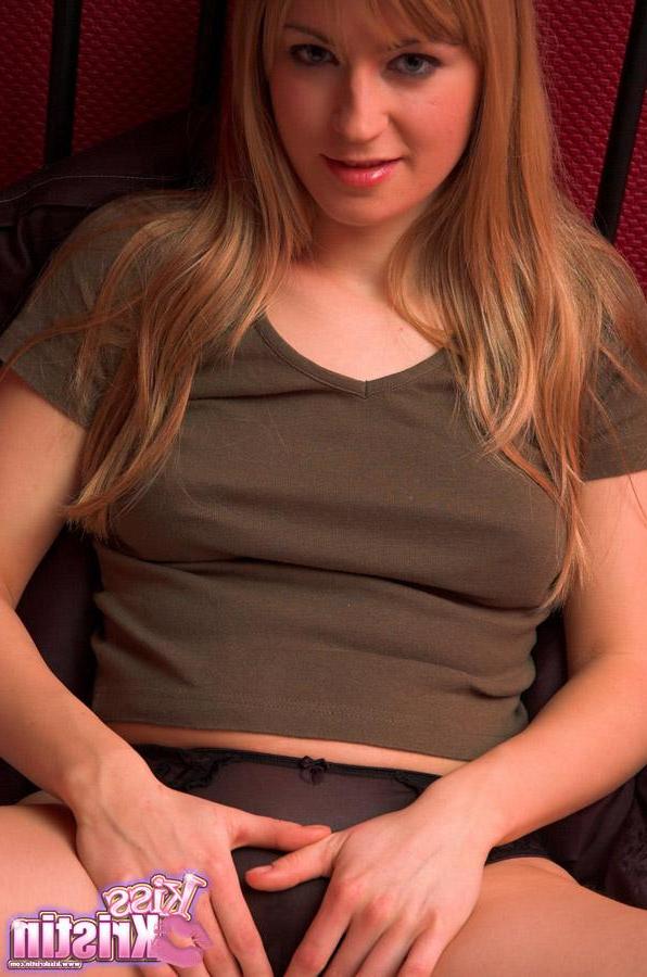 12P Blonde hottie Kristin wants you to check out her ass