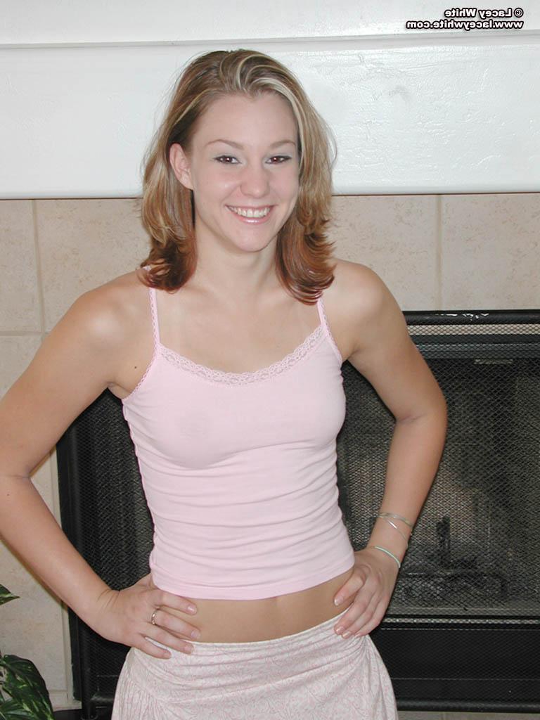 20P Pictures of Lacey White stripping at home