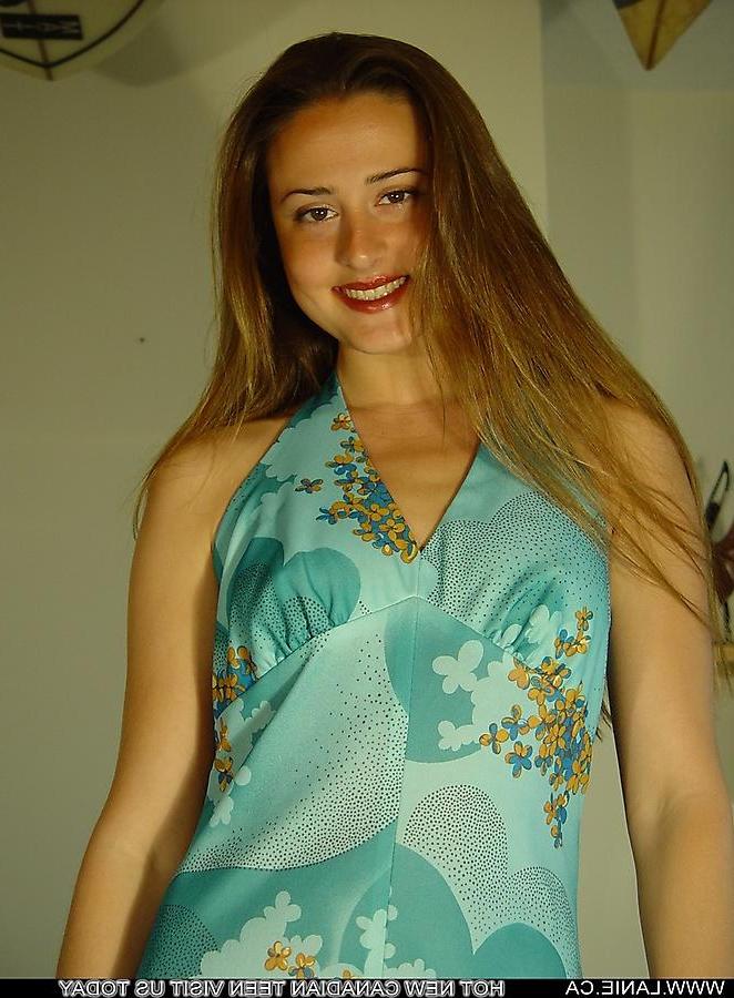 20P Pictures of teen girl Lanie.ca putting on some lotion in bed