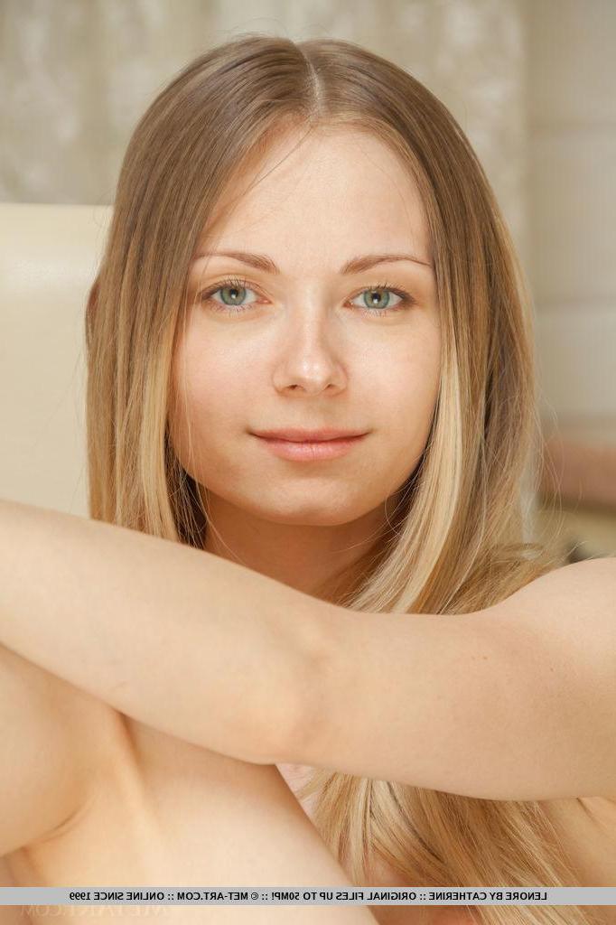 18P Pretty teen Lenore strips nude for you in "Dimasa"