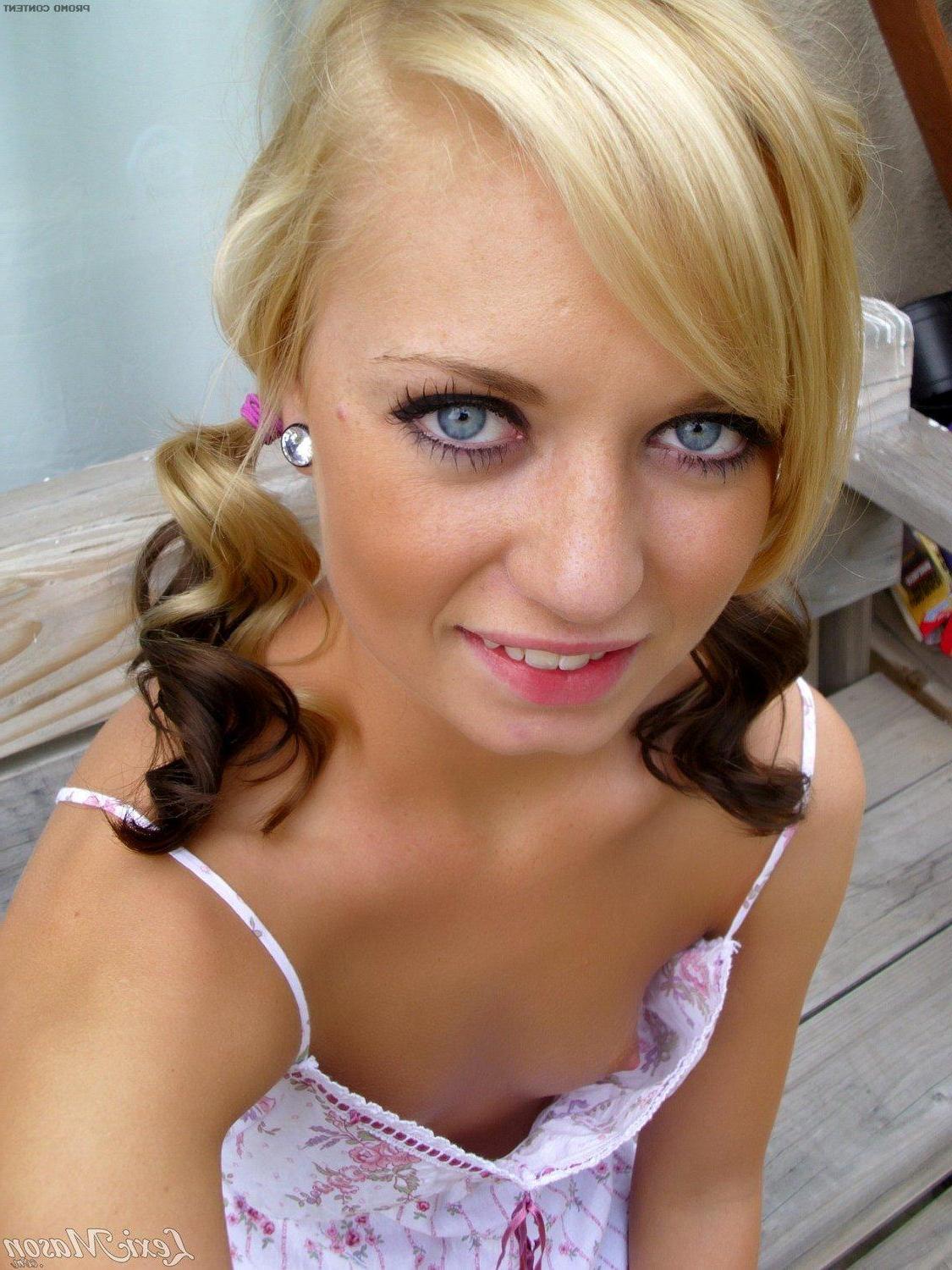 15P Pictures of Lexi Mason taking pics of her beautiful pussy
