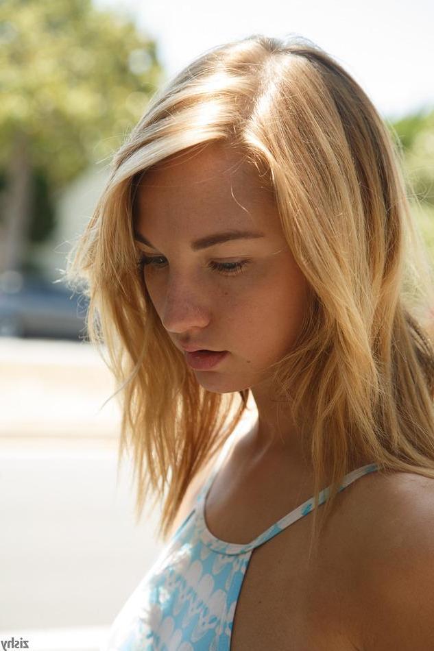 8P Blonde teen Lily Ivy flashes you by the pool