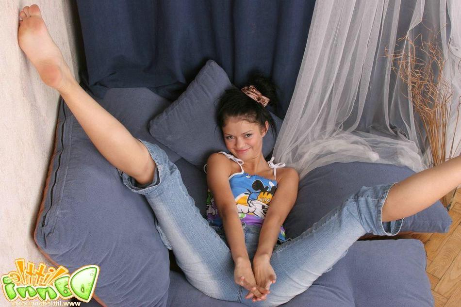 20P Pictures of teen Little Danni getting naked so you can fuck her