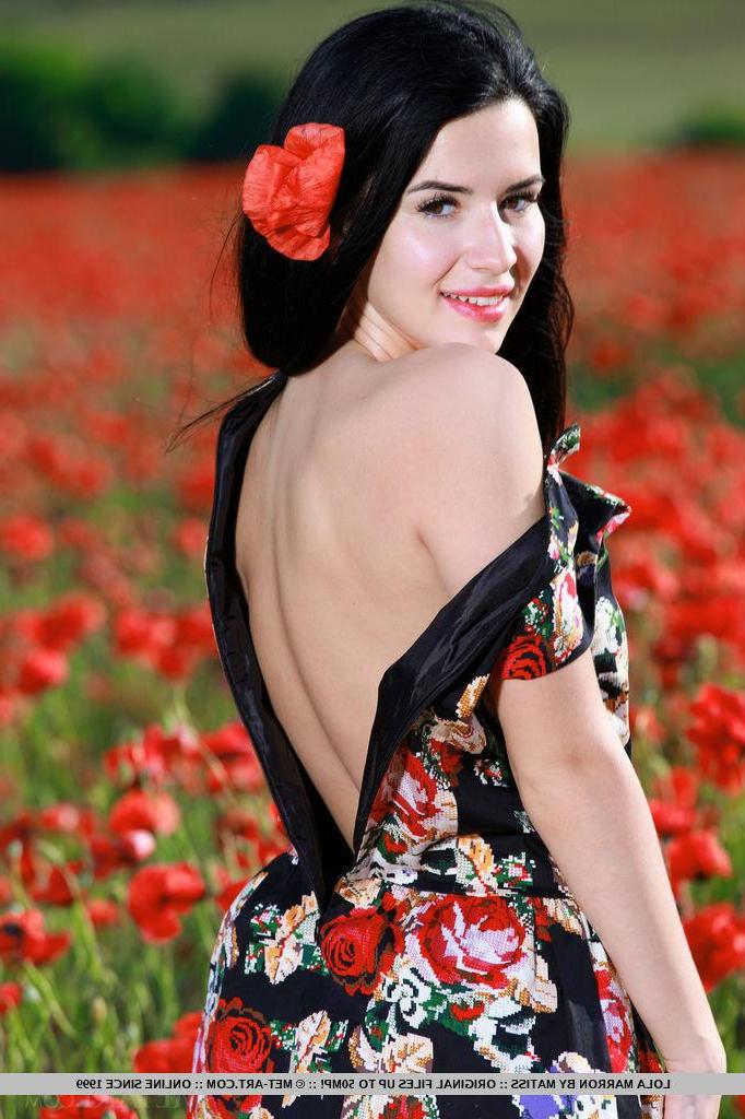 18P Beautiful girl Lola Marron gets naked and spreads for you in "Neretu"