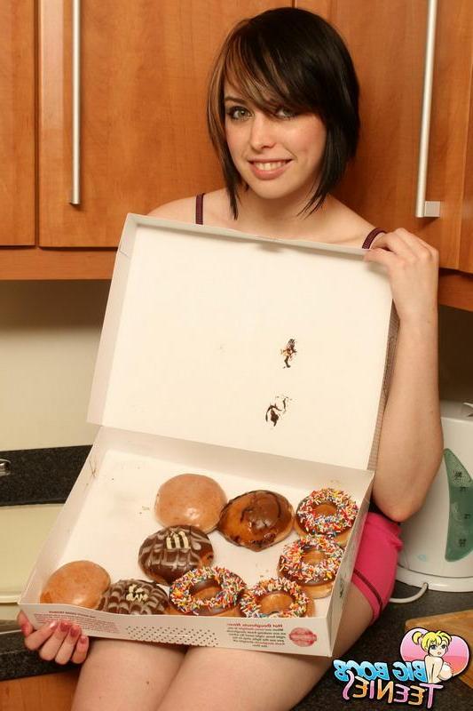 16P Pictures of busty brunette teen Louisa getting dirty with donuts