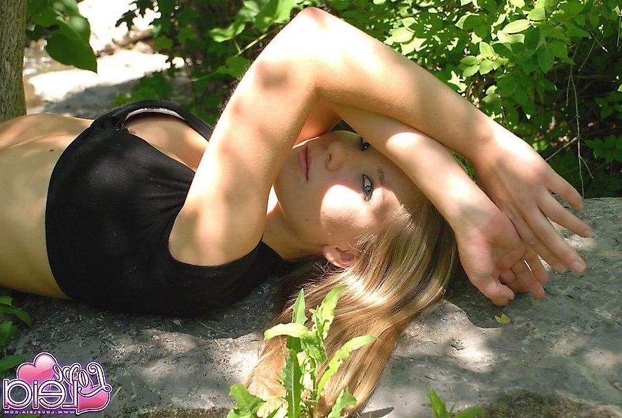 20P Pictures of teen girl Love Leia stripping naked outside