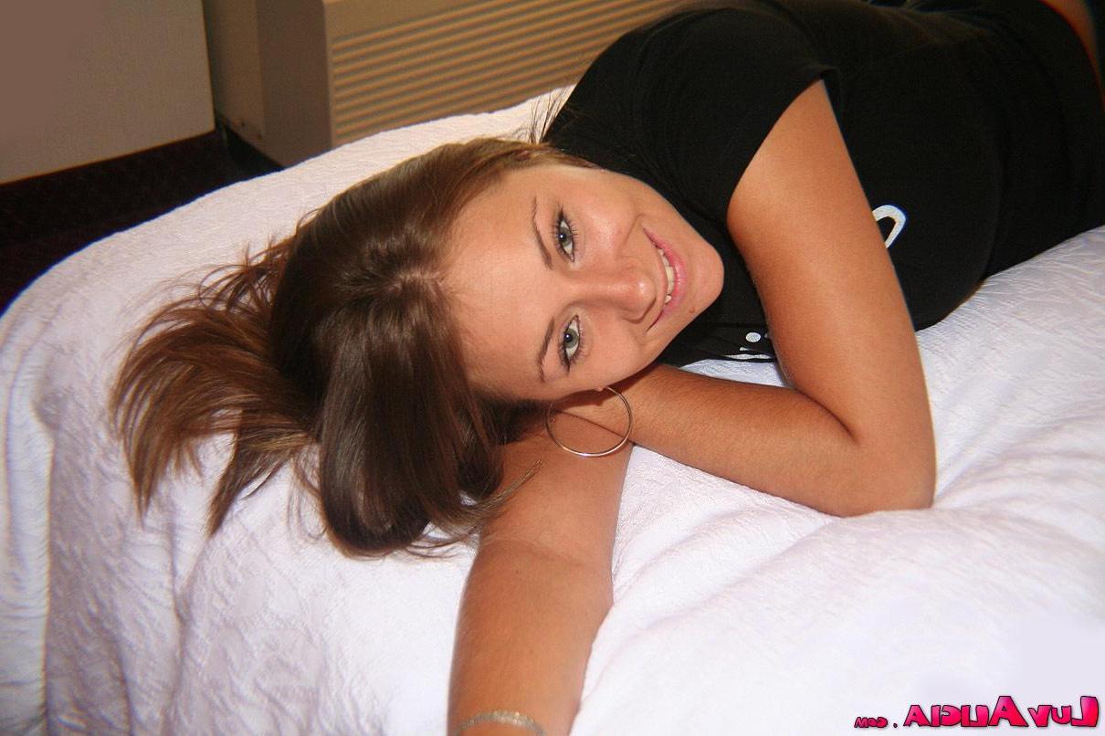 16P Pictures of teen Luv Alicia ready to fuck your brains out