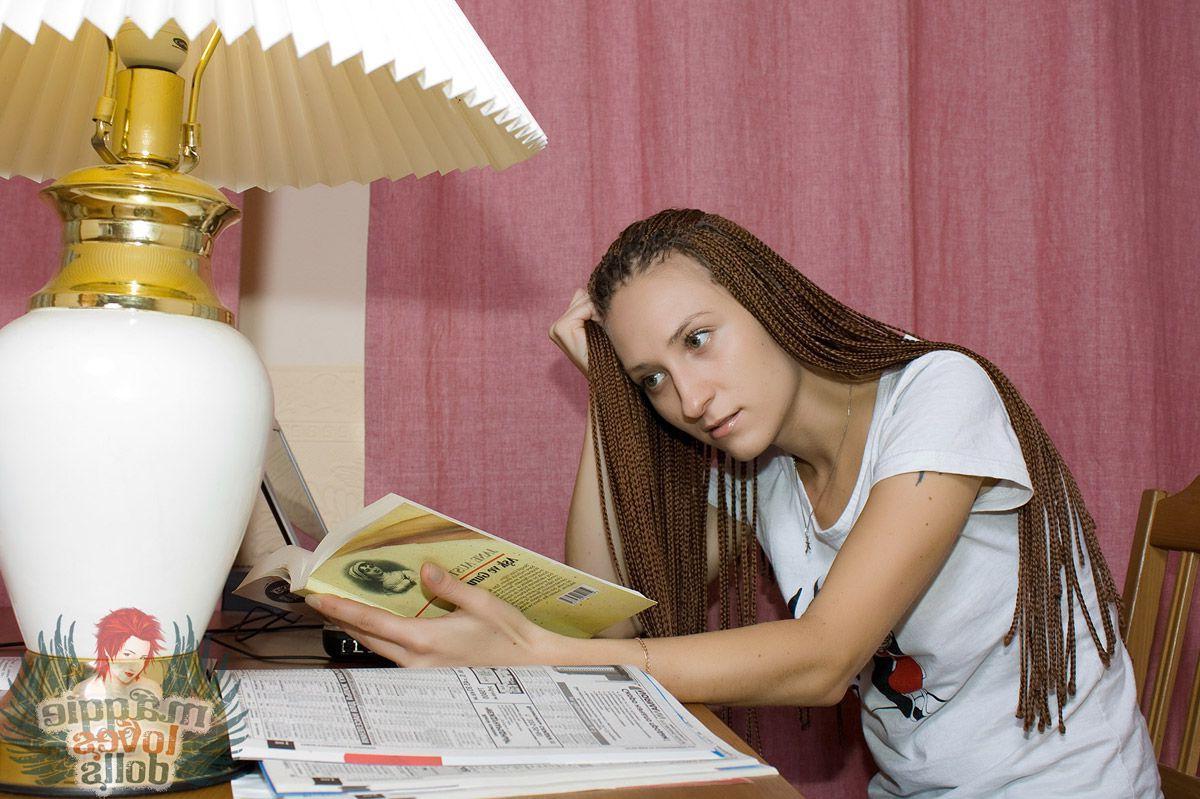 16P Pictures of teen Maggie Loves Dolls abusing her friend's pussy
