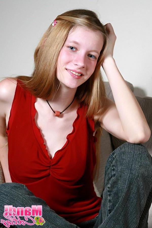 15P Pictures of teen model Mandi Collins all naked for you