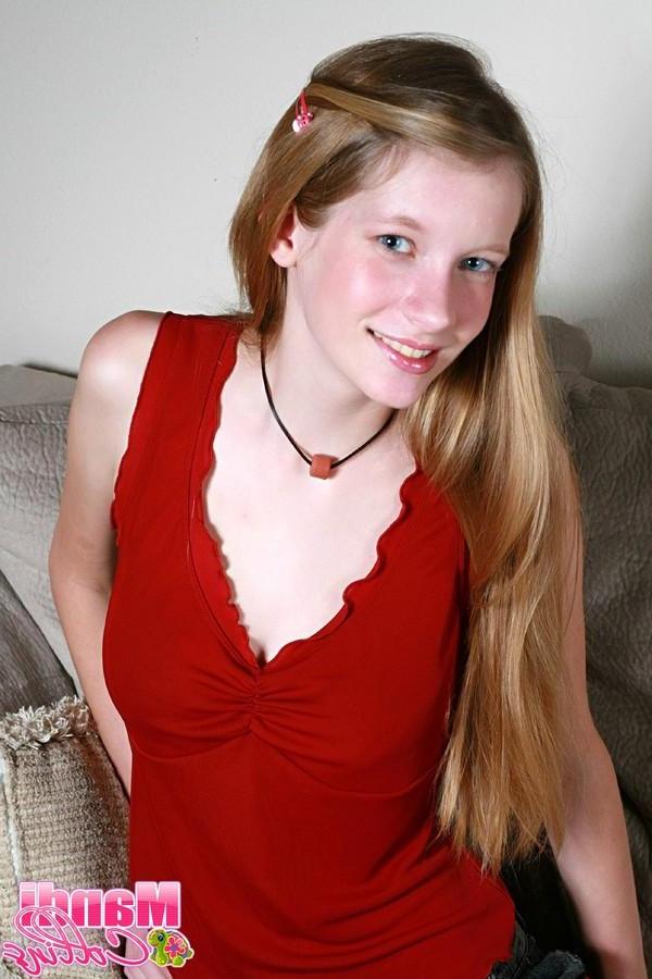 15P Pictures of teen model Mandi Collins all naked for you
