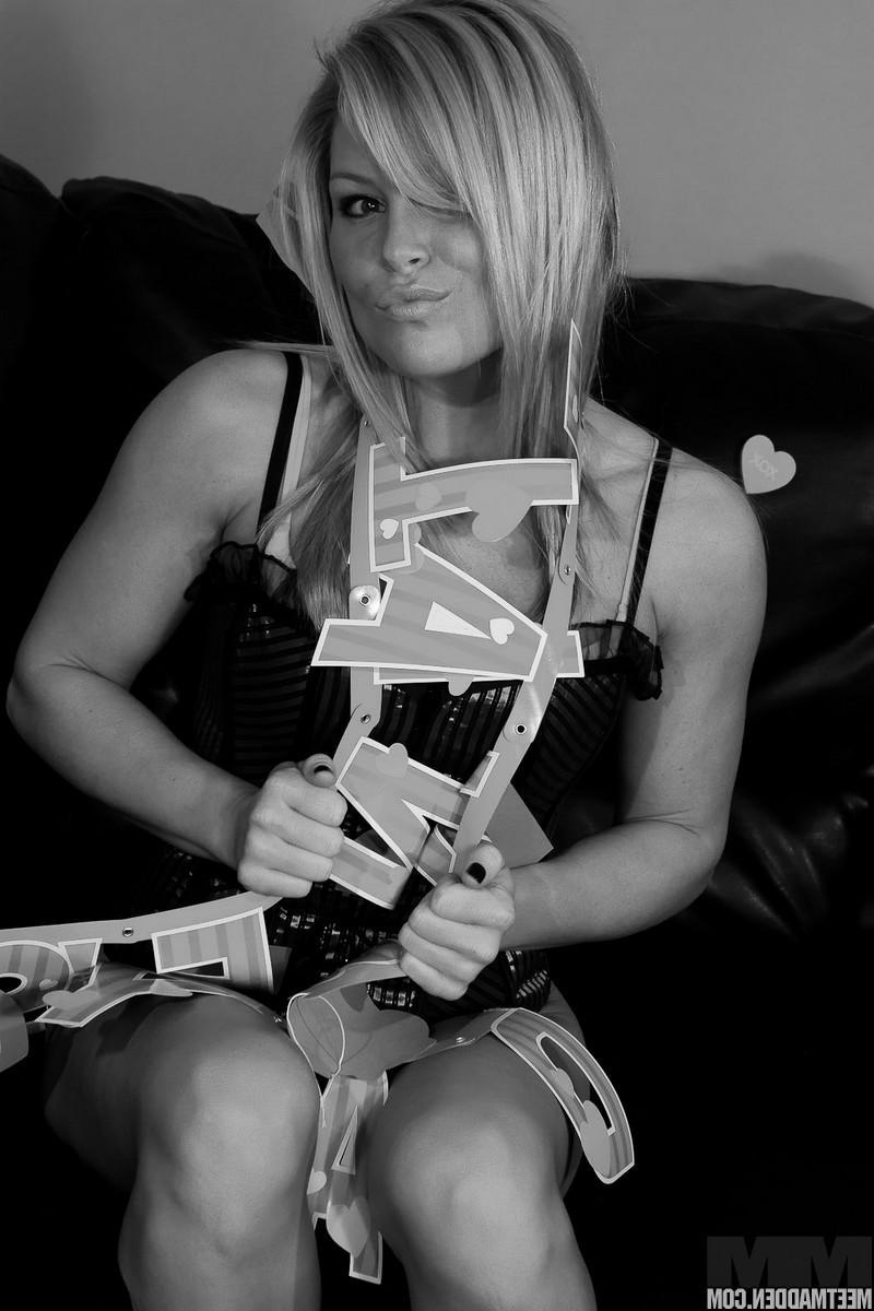 15P Blonde hottie Madden wants you to be hers