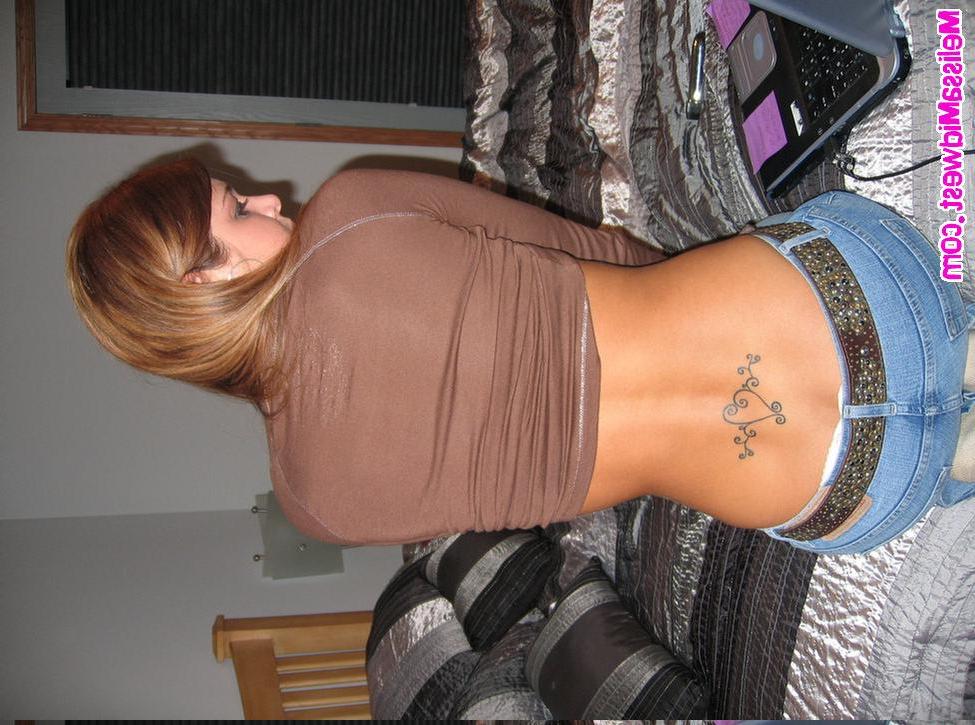 16P Melissa takes off her top in bed