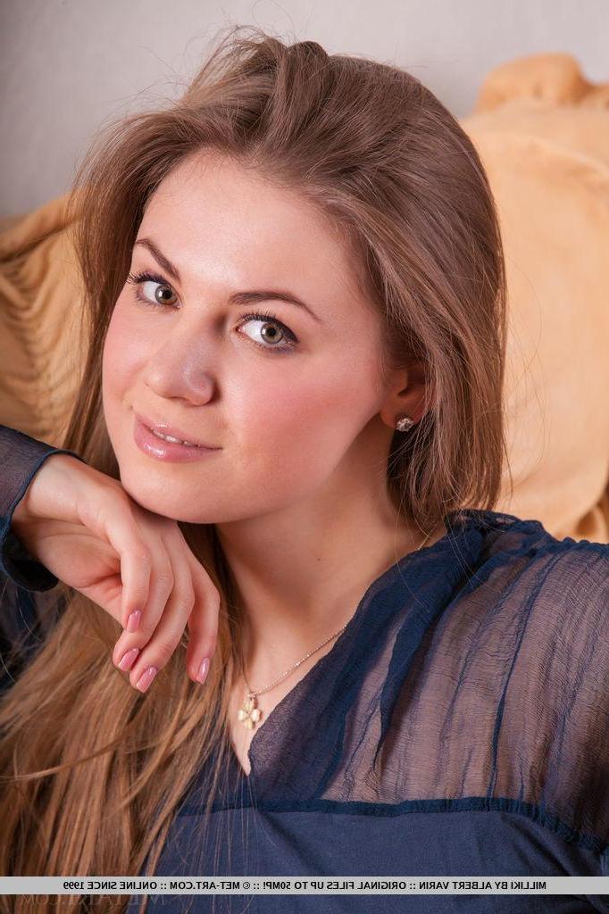 18P Teen girl Milliki shows you her tight pussy on the couch