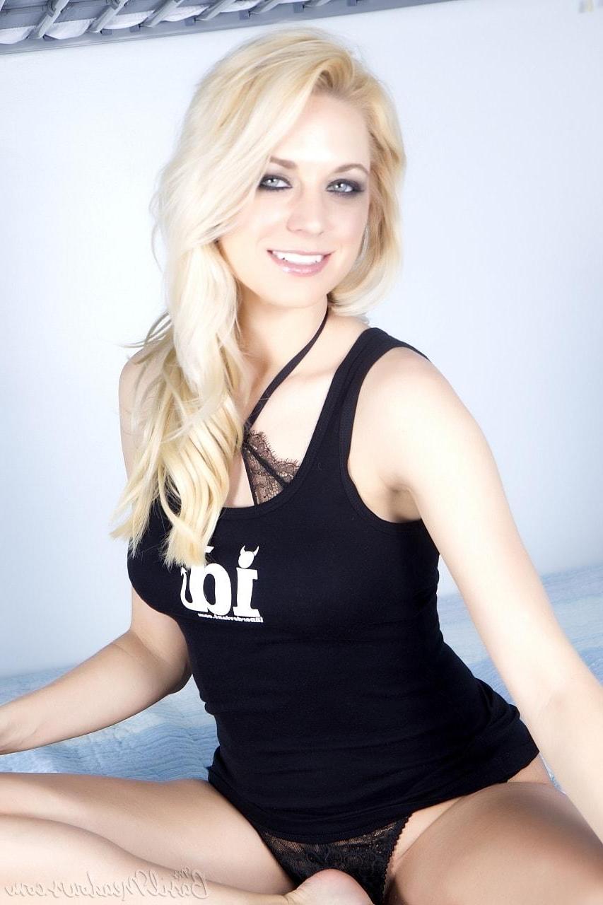 12P Beautiful blonde girl Basil Meadows unleashes her inner deviant
