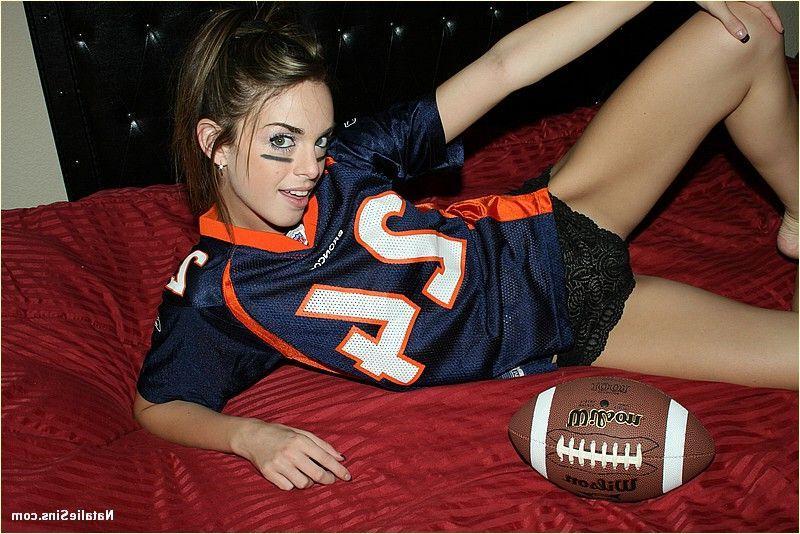 15P Pictures of Natalie Sins showing love for her team