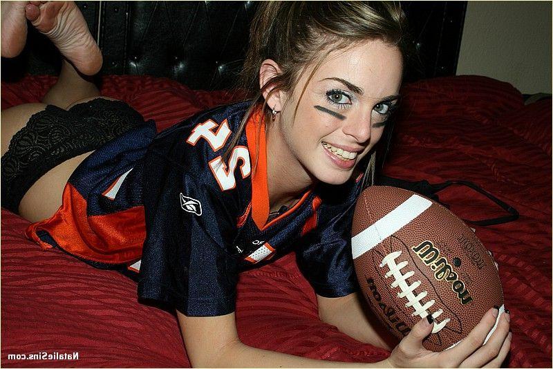 15P Pictures of Natalie Sins showing love for her team