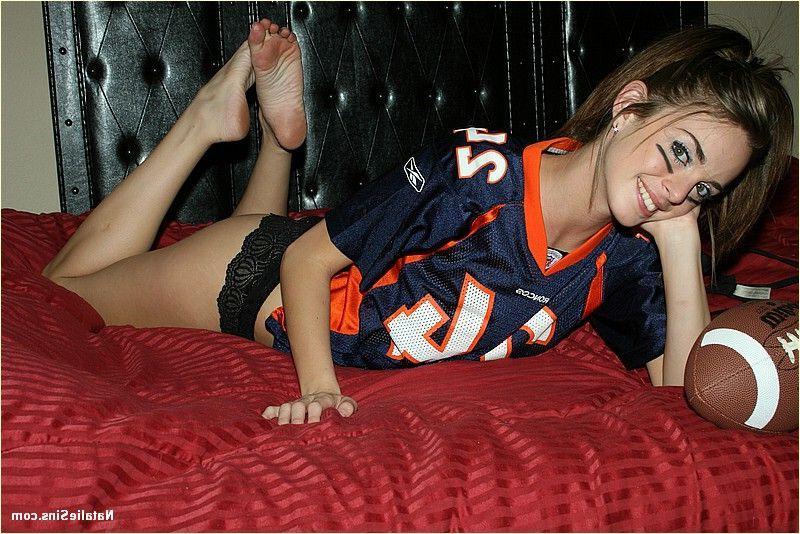 15P Pictures of Natalie Sins showing love for her team