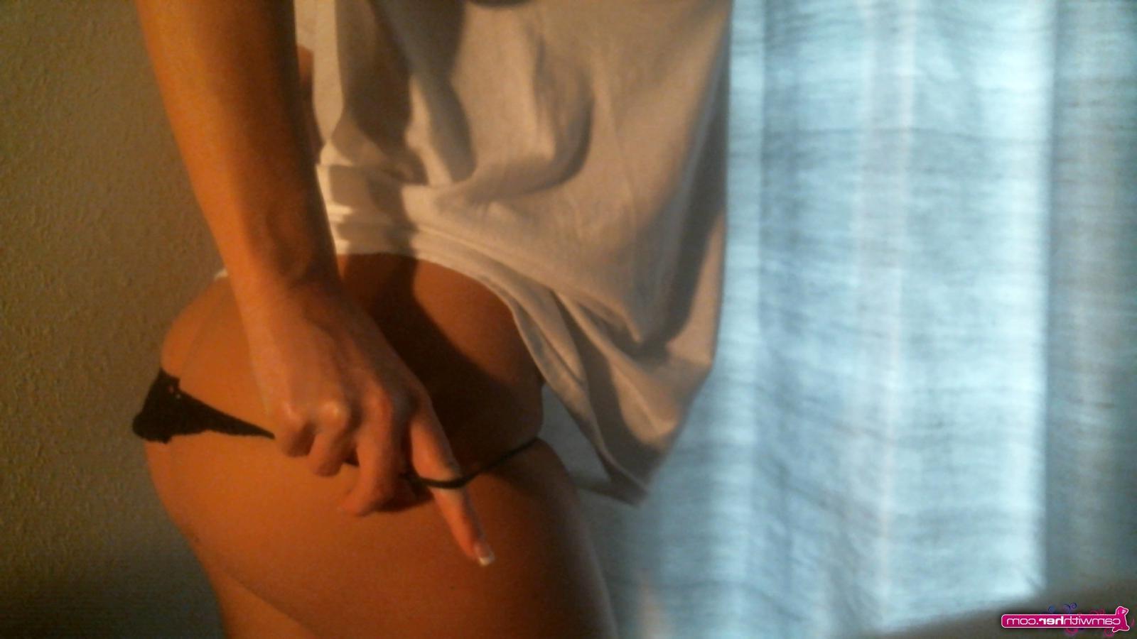 12P Natasha Adams takes some pics in a white tshirt
