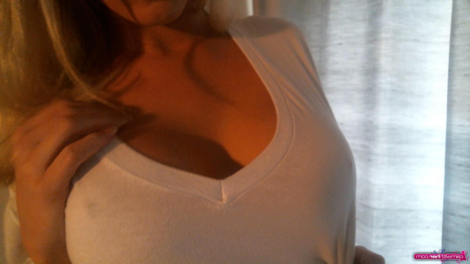 12P Natasha Adams takes some pics in a white tshirt