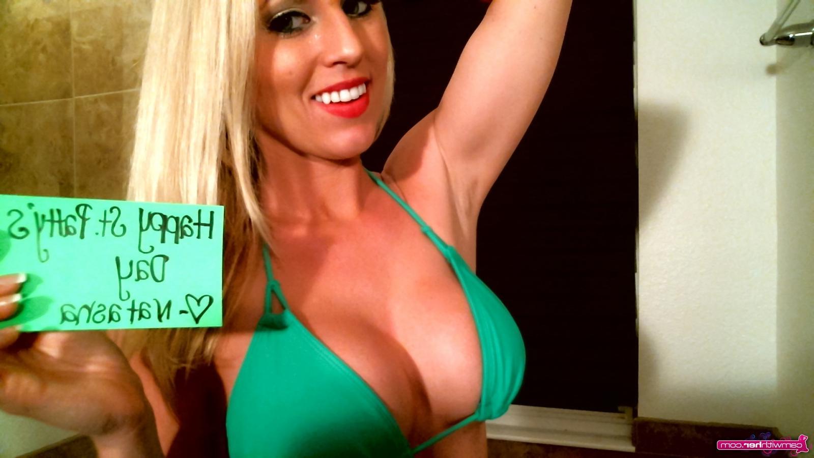 12P Blonde babe Natasha Adams poses in green for St Patricks Day