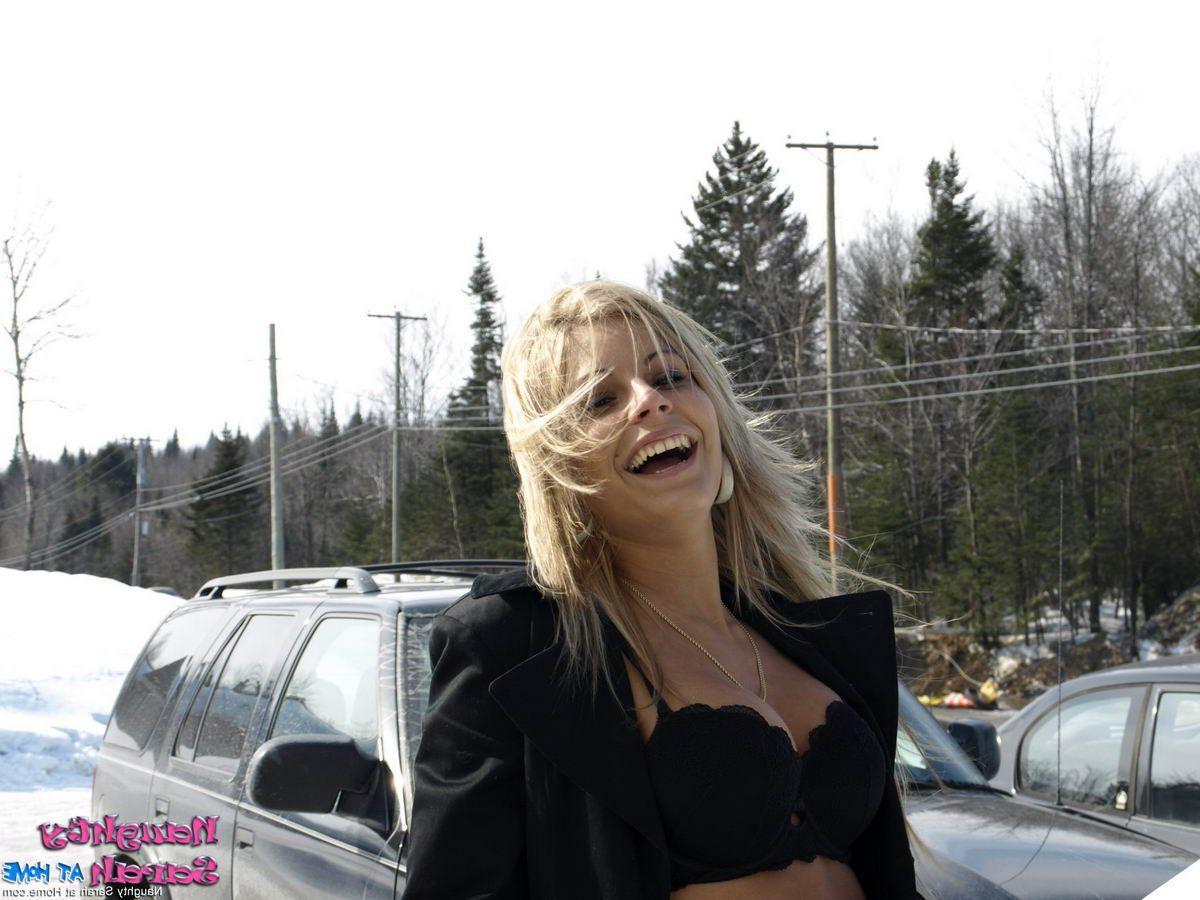15P Pictures of teen amateur Naughty Sarah exposing herself outside