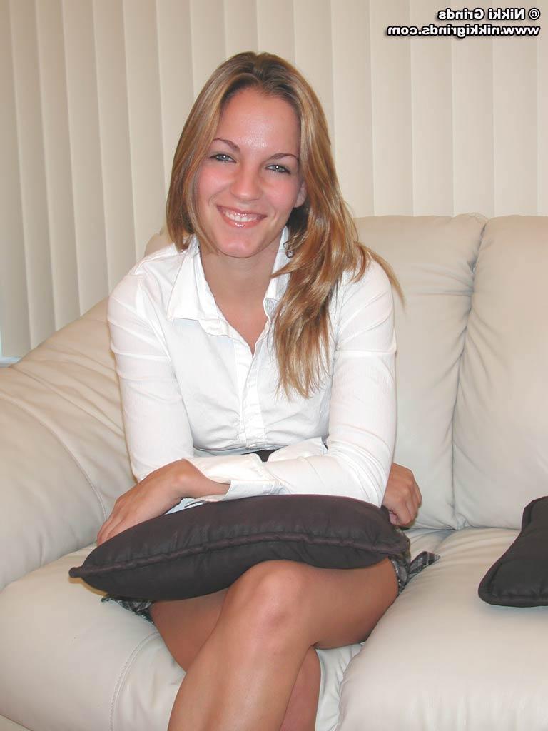 20P Pictures of a schoolgirl stripping at home
