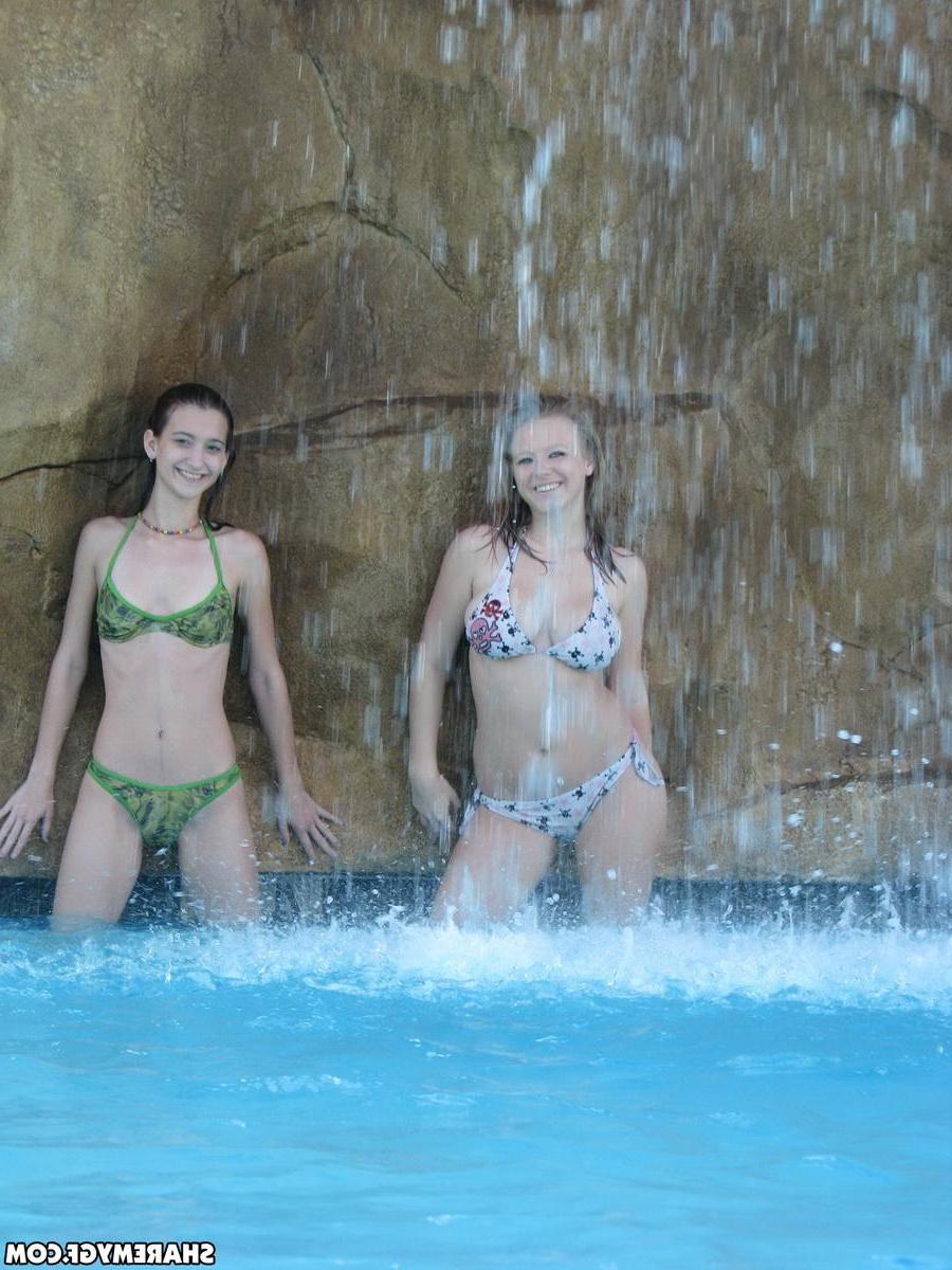 20P Two sexy girlfriends hangout in their bikinis