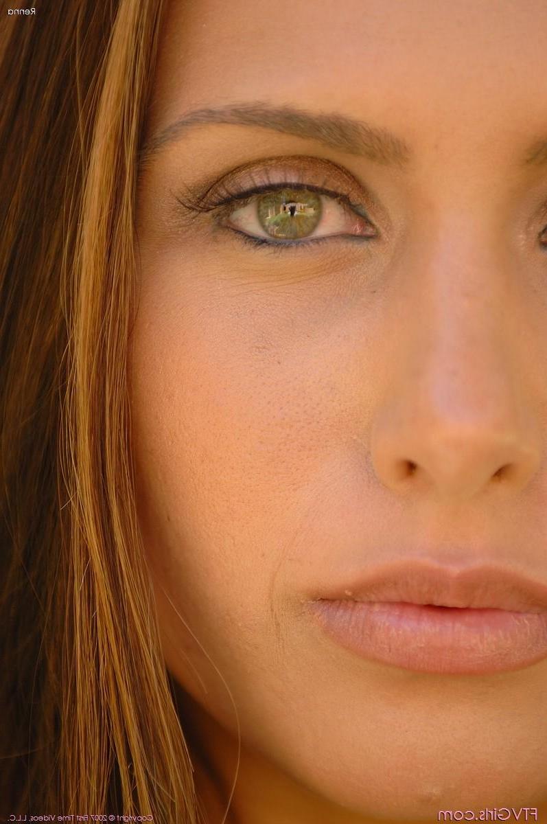 20P Pictures of Renna Ryann giving you her fuck hole