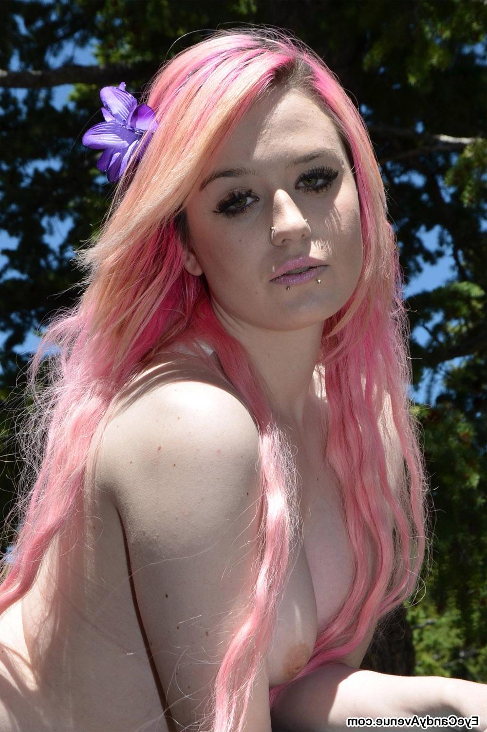 16P Beautiful emo girl Rin strips out of her pink and purple