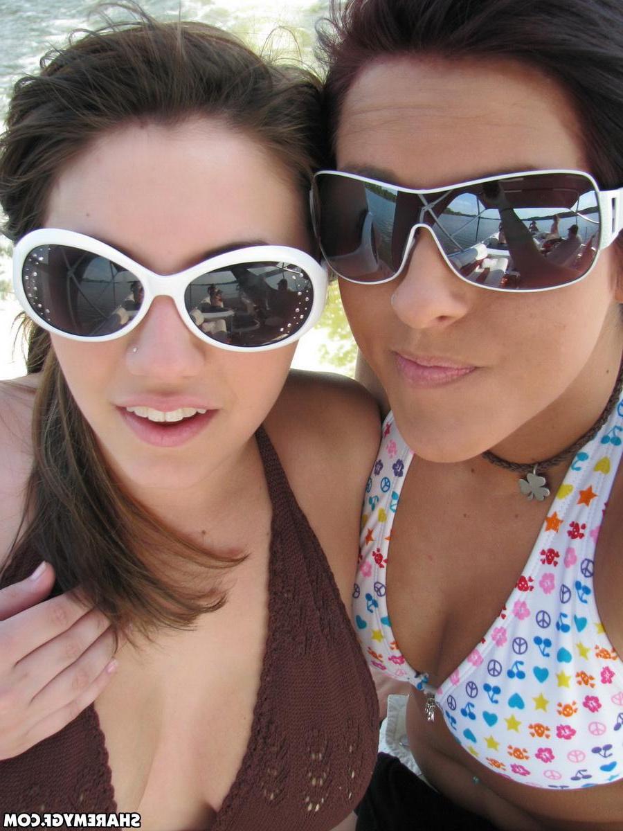 20P Two hot girlfriends get naughty on camera