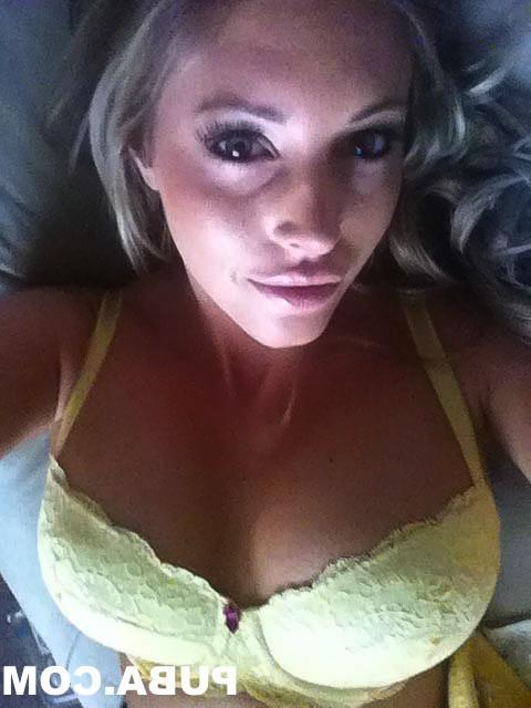 15P See some fun and sexy behind the scenes photos of Samantha Saint