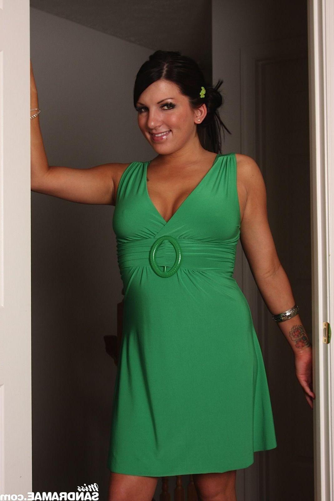 15P Pictures of teen Miss Sandra Mae stripping to her panties
