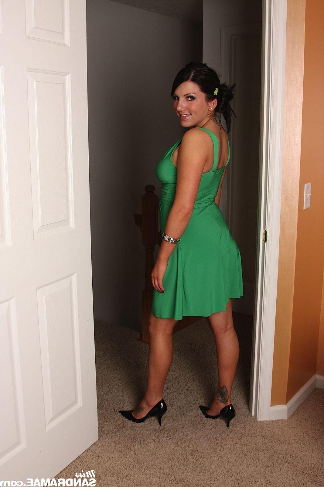15P Pictures of teen Miss Sandra Mae stripping to her panties
