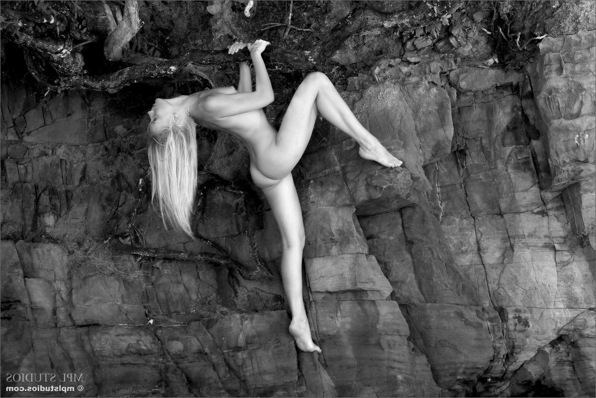12P MPL Studios Presents Sarah in "Time Space"