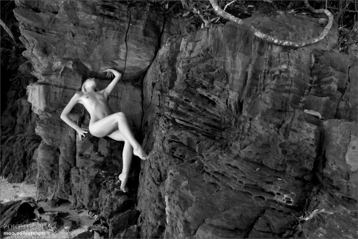 12P MPL Studios Presents Sarah in "Time Space"