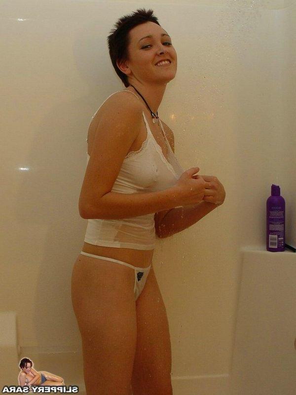 14P Pictures of Slippery Sara making herself all wet for you