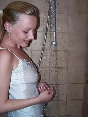 19P DUTCH SLUT - IN THE SHOWER