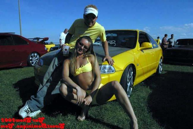 15P Pictures of Sweet Dominique hanging at a car show