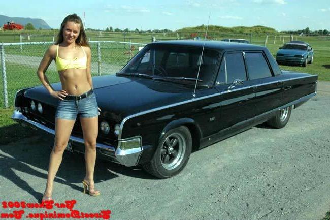 15P Pictures of Sweet Dominique hanging at a car show