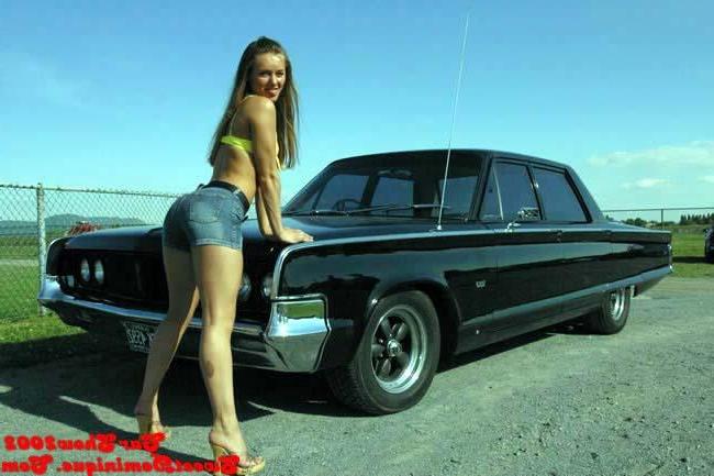 15P Pictures of Sweet Dominique hanging at a car show