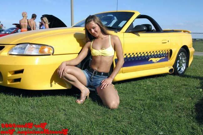 15P Pictures of Sweet Dominique hanging at a car show