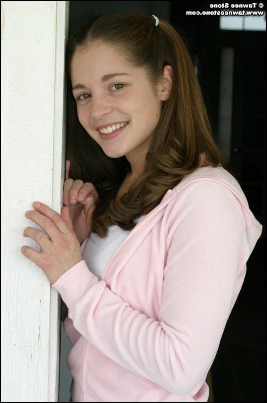 20P Pictures of teen Tawnee Stone teasing in her panties