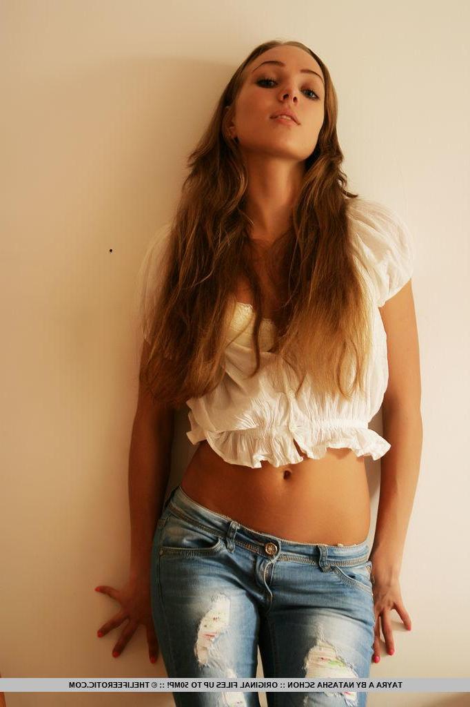 16P Beautiful model Tayra A strips out of her jeans to flaunt her tight nude body