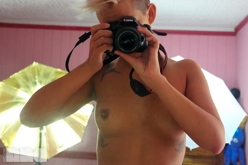 15P Hot punk girl The Araxie takes selfies in bed