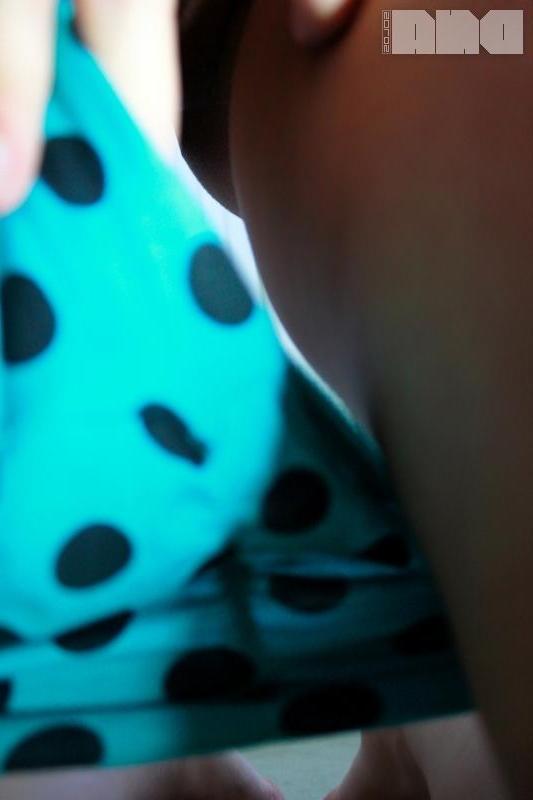 15P Scene girl The Araxie shows you close-ups of her nipples