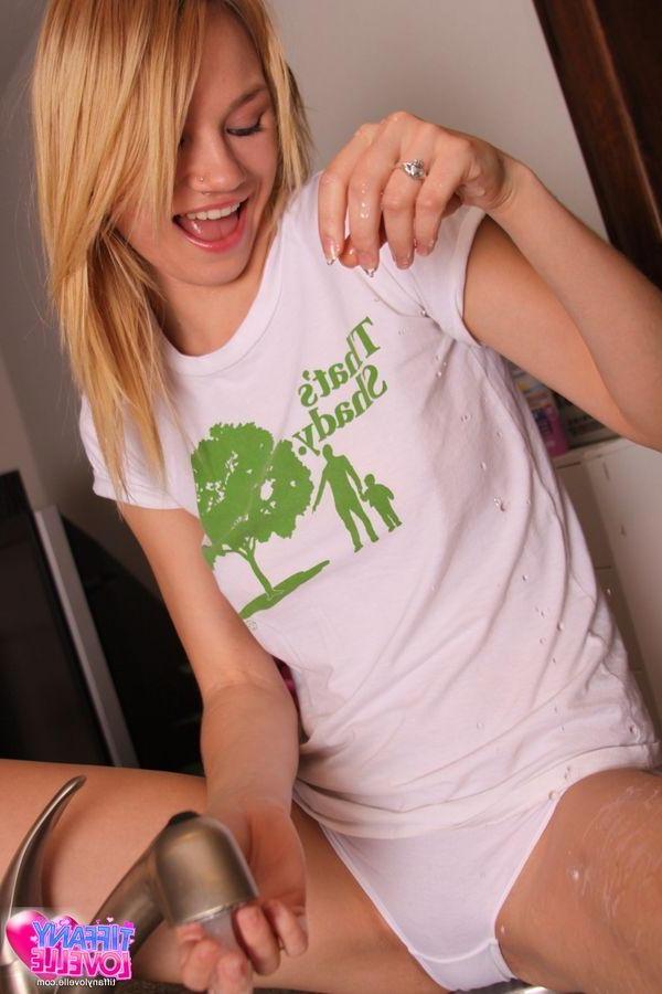 15P Pictures of Tiffany Lovelle getting her panties all wet