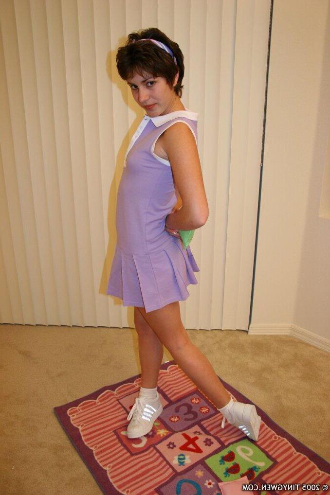 15P Pictures of Tiny Gwen stripping to her panties