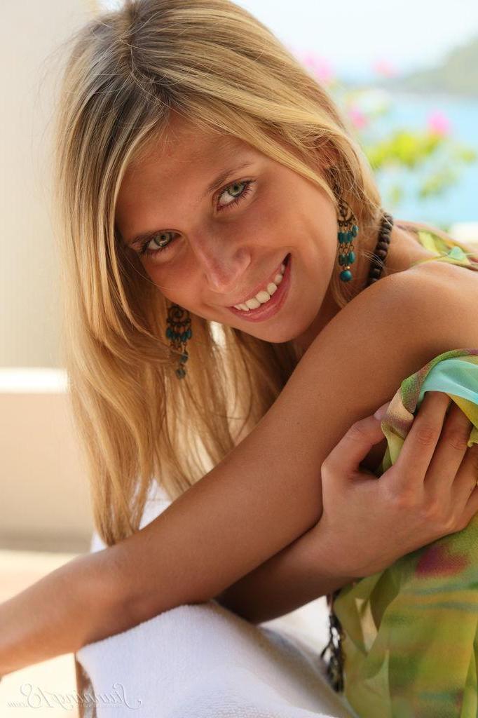 16P Beautiful girl Wendy strips out of her dress and shows you her tight pussy in "Tropical Sun"