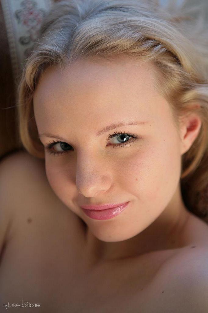 16P Gorgeous blonde girl Katja displays her stunning body for you